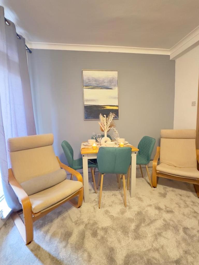 Beautiful Family Apartment Лондон Екстериор снимка