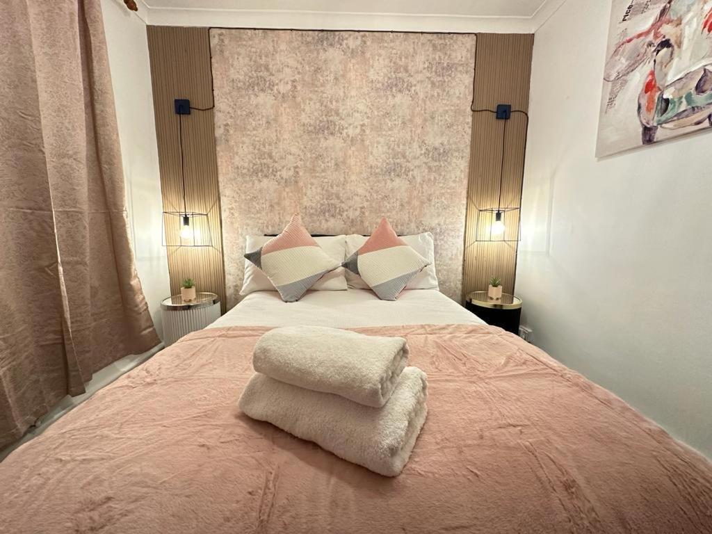Beautiful Family Apartment Лондон Екстериор снимка