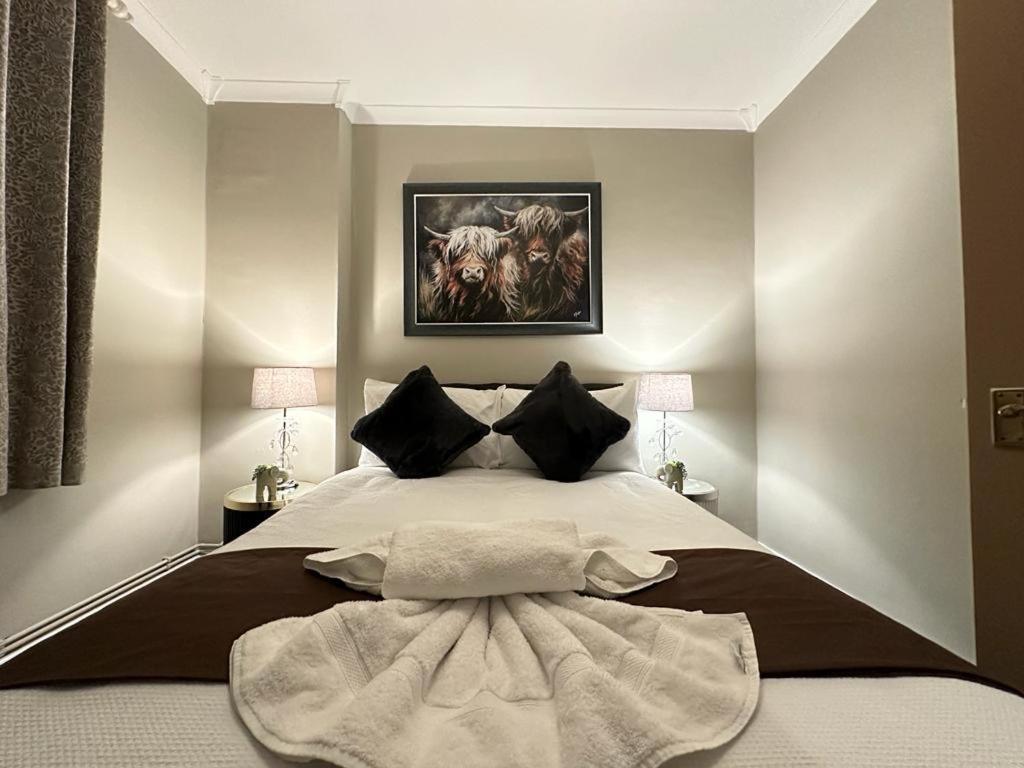 Beautiful Family Apartment Лондон Екстериор снимка